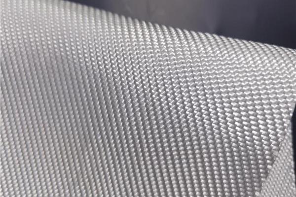 高強(qiáng)加筋土工布能耐高溫多少度 第1張